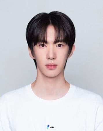 神殿辣炒年糕創辦人孫子河敏基照片