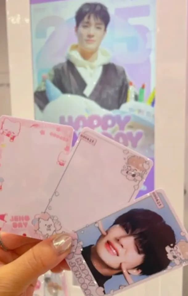 FansWorld2025韩星票选小卡机边框设计稿投稿活动宣传图