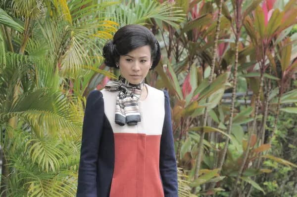 经典港剧《掌上明珠》宣传图,该剧以香港珠宝世家皓月珠宝店为背景,讲述家族宅斗故事